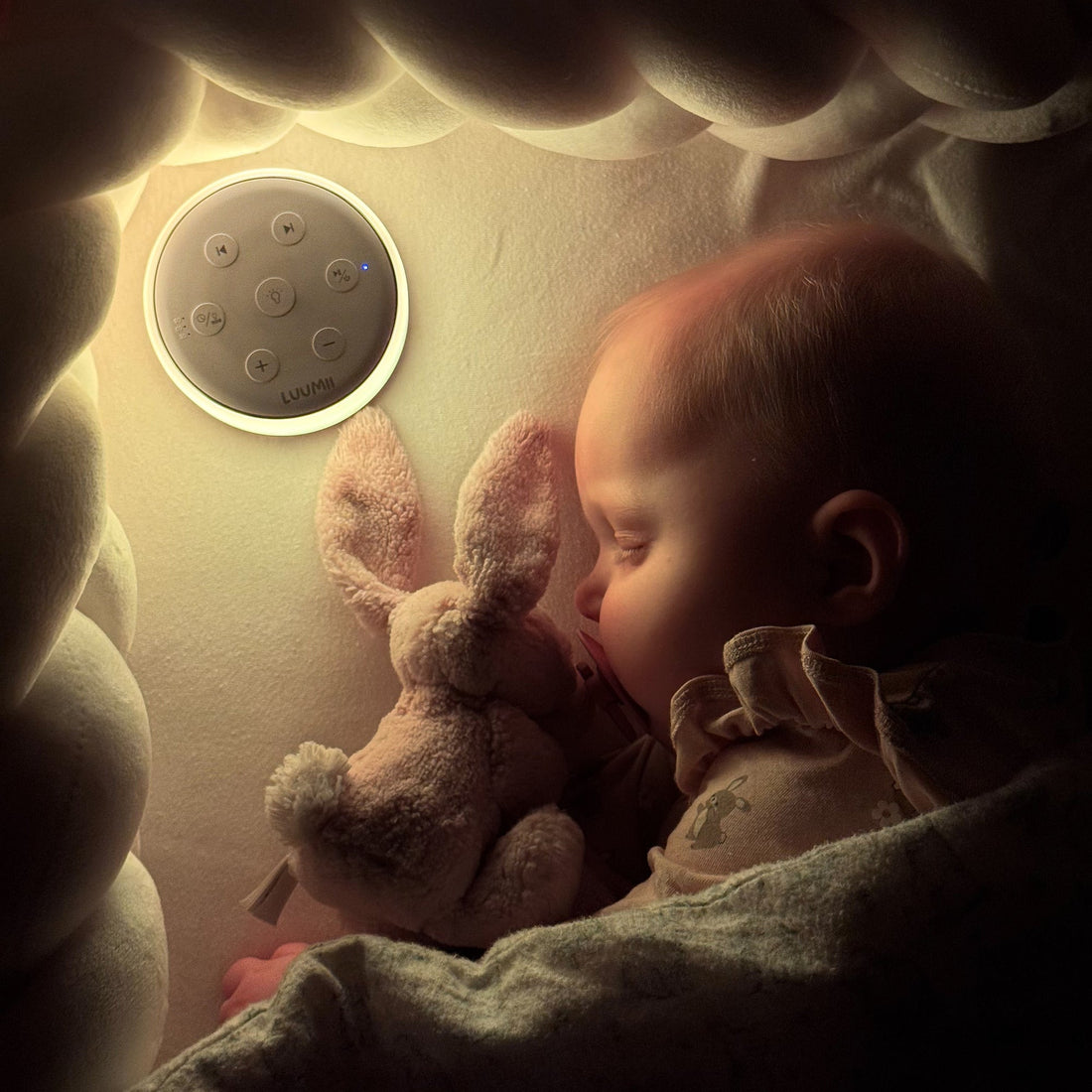 Hva er white noise – og hjelper det virkelig babyen med å sove bedre?