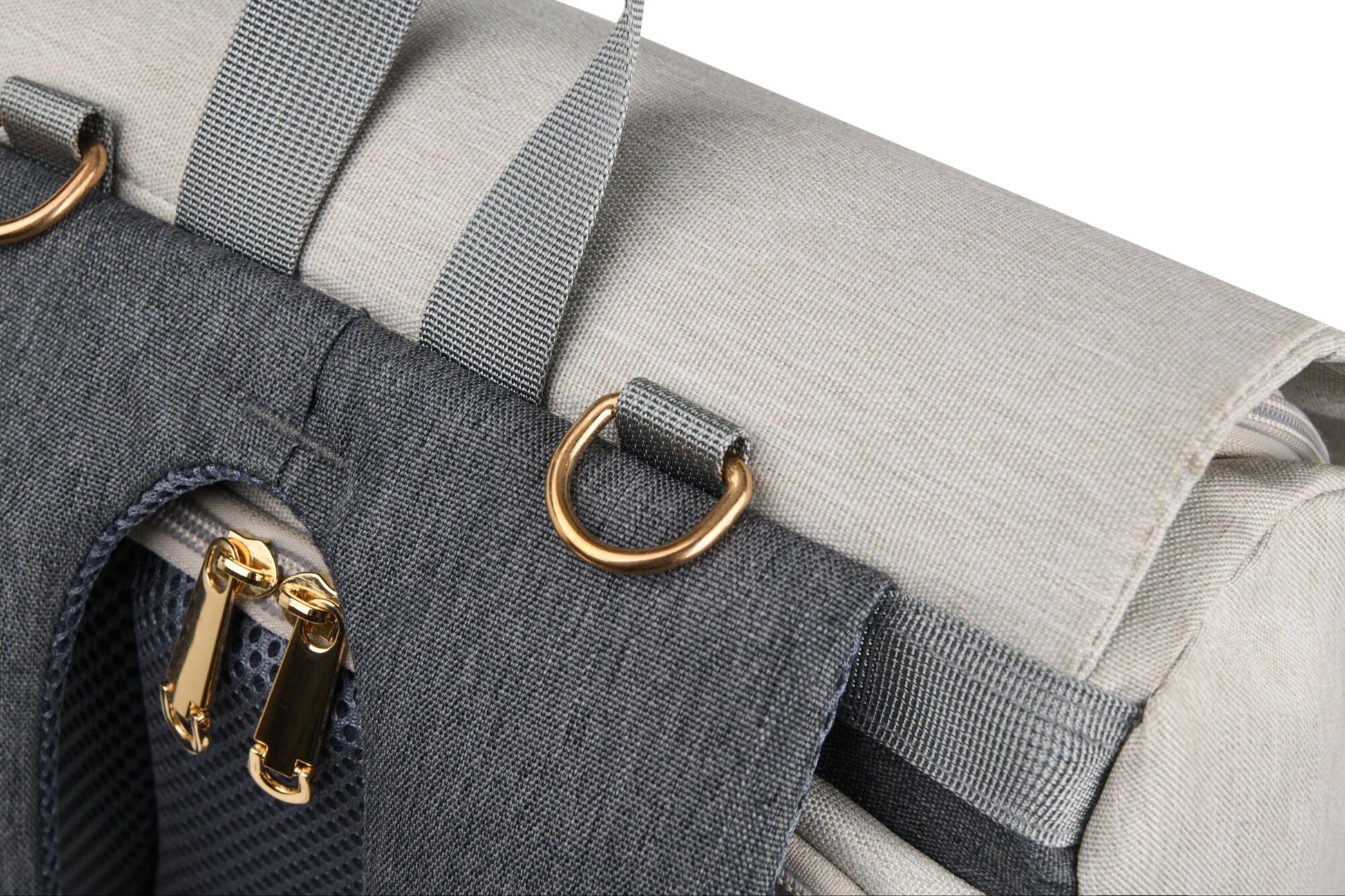 Festehemper og metallringer på Luumii stelleveske for enkel montering på vogn