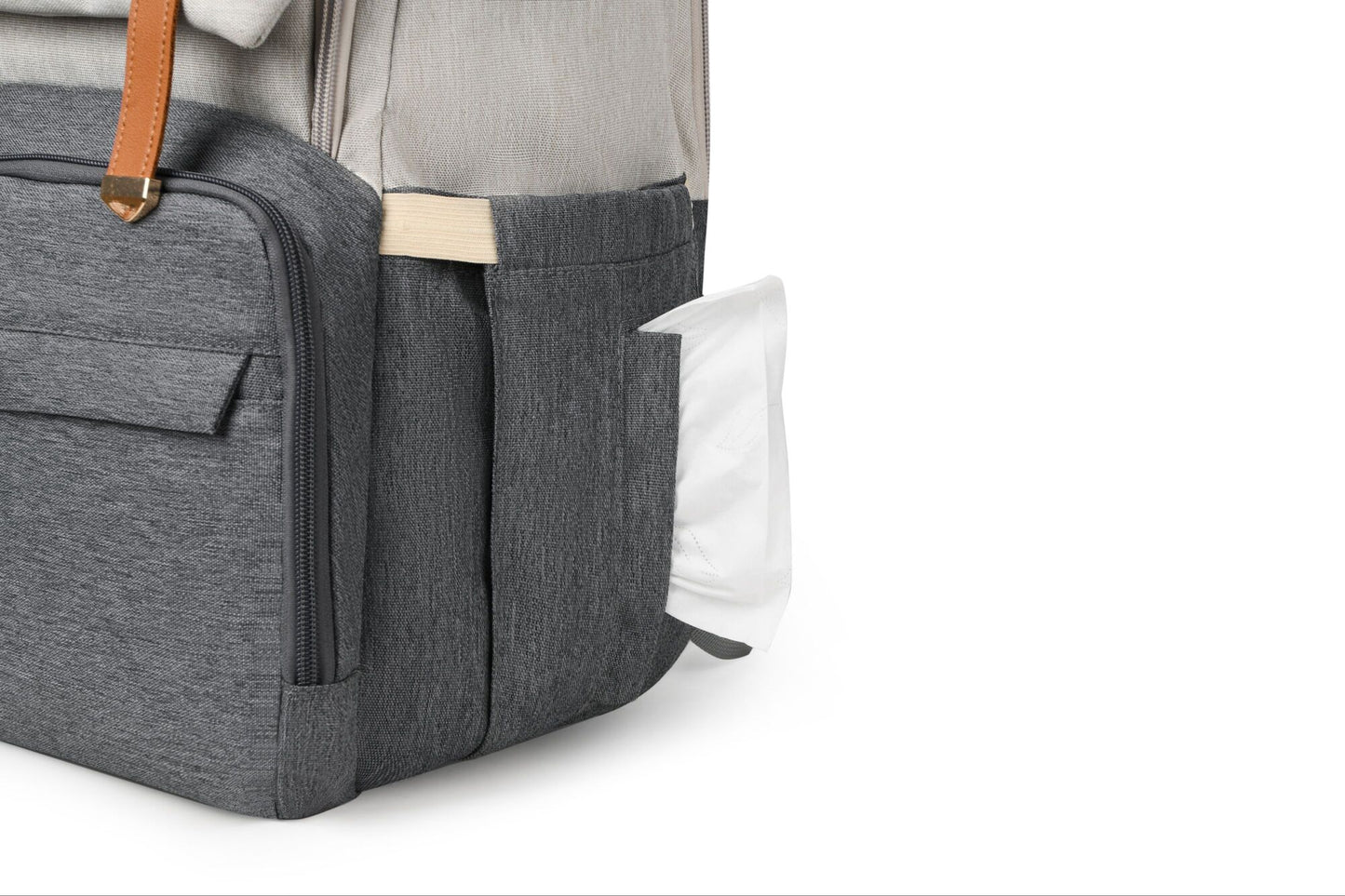 Side­lomme på Luumii stelleveske med åpning for våtservietter
